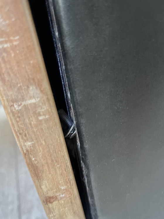 Image 1 of Gestoffeerde fauteuil 920 in hout en leer van Afra en Tobia Scarpa (jaren 70)