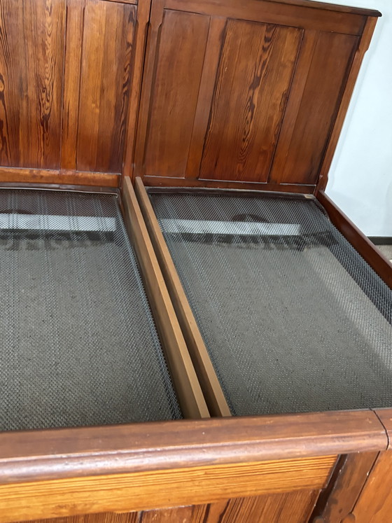 Unique pair of antique pine beds with original Beaumont spring bases - ca. 1910 – beaumont-biedermeier (photo 5 of 9)