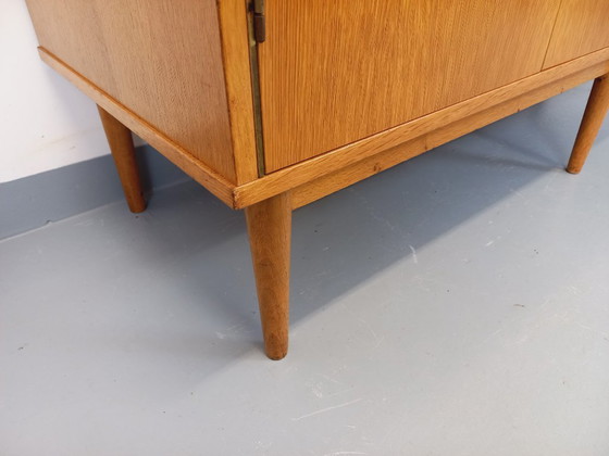 Image 1 of Armoire vintage en bois de chêne des années 60