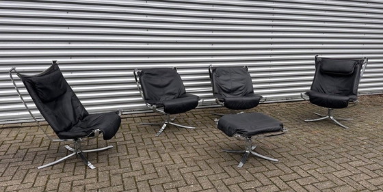 Image 1 of Set vintage Vatne Møbler Falcon di Sigurd Resell: 2 alti + 2 bassi + Hocker