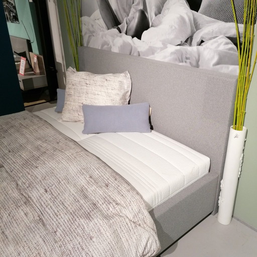 Comfort Suite Manchester bed - 180x200