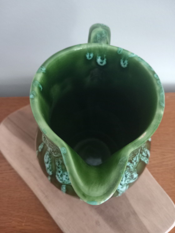 Image 1 of Rare Modernist Pitcher 1950 – Emerald Green Flamed Enamel – Signed "E" – Elchinger Collection / Vallauris