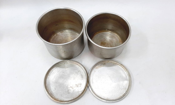 Image 1 of Recipientes de aluminio antiguos para almacenar alimentos