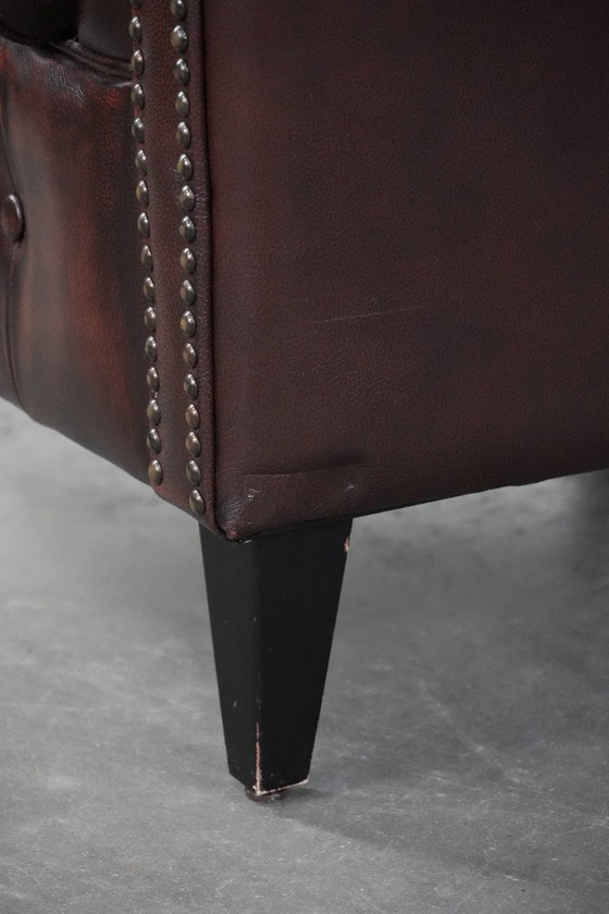 Image 1 of 2 fauteuils club Chesterfield classiques de style anglais en cuir de vachette, finition clous décoratifs