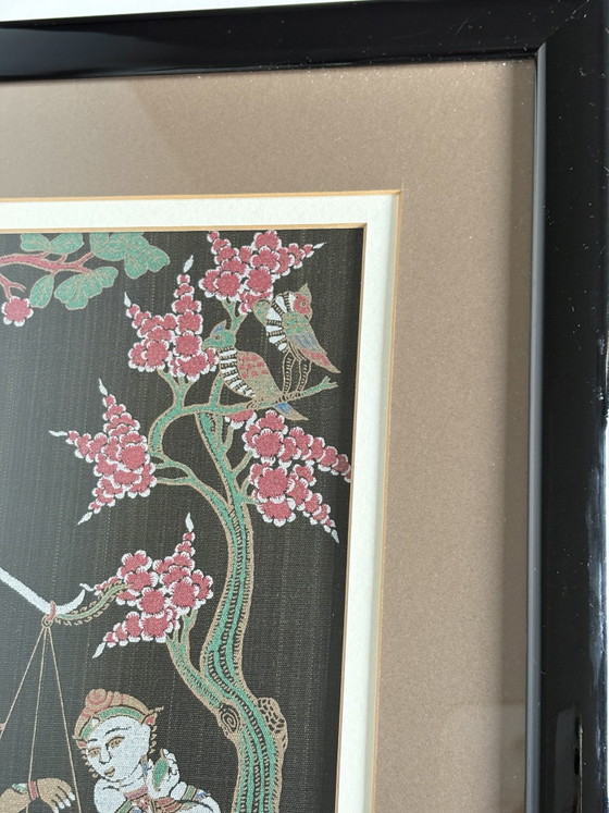 Image 1 of Prachtige traditionele Thaise zijdeschildering – ingelijste volkskunst

