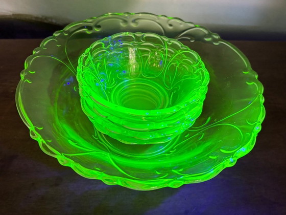 Image 1 of Service à dessert Art Déco en verre d'uranium Stölzle Söhne