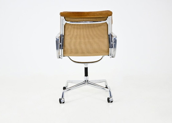 Stoel met zacht kussen, ontworpen door Charles & Ray Eames voor Herman Miller, jaren 70. – Bureaustoelen (photo 5 of 10)