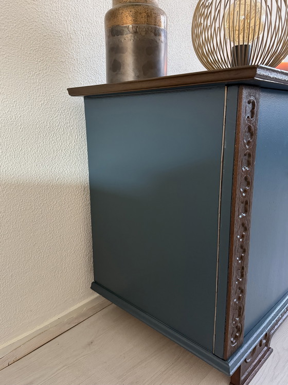 Image 1 of Laag dressoir gerestyled