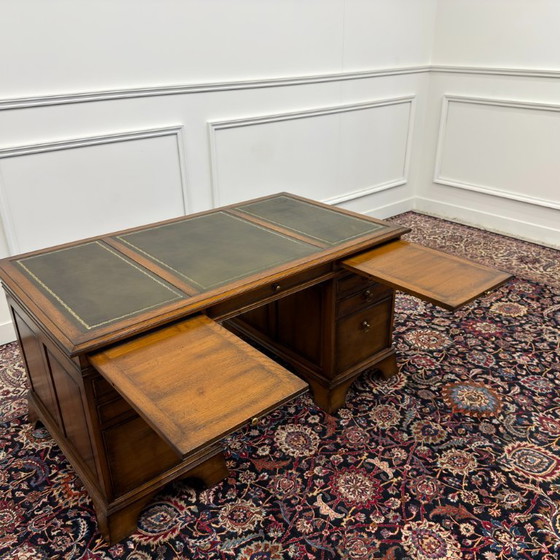 RAC Engels Chesterfield Bureau Groen Leder Eik – Royal Antique Collection, Leather, Wood (photo 15 of 20)