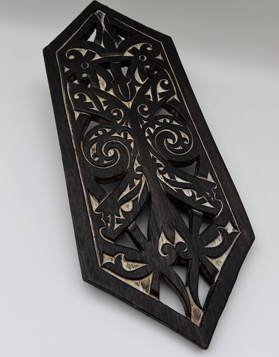 Image 1 of Relieve mural etnográfico tallado a mano, madera oscura, totalmente calado.