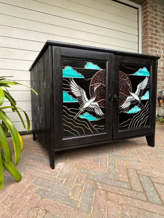 Image 1 of Unieke kast met glas-in-lood deuren en LED verlichting (drankkast/platenkast/boekenkast/tv-kast/dressoir/buffetkast/vitrinekast)