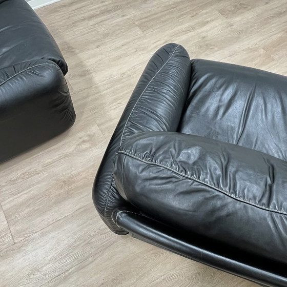 Coppia Poltrone Lounge Busnelli Piumotto in Pelle Nera Anni '70 Italiane – Leather (photo 6 of 12)