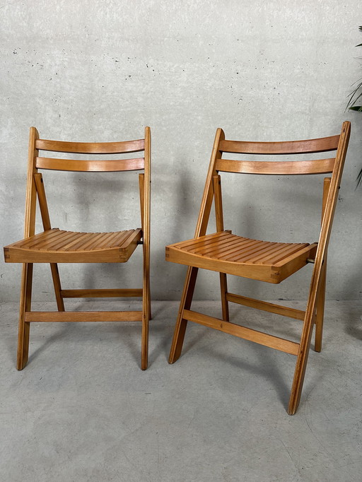 2x vintage houten klapstoelen - beuk
