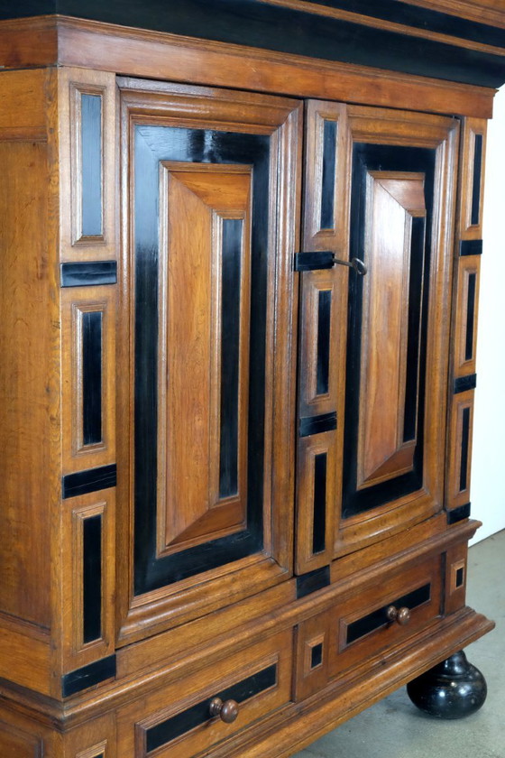 Image 1 of 18de eeuwse Hollandse Kussenkast / Dutch 18th century Kussenkast