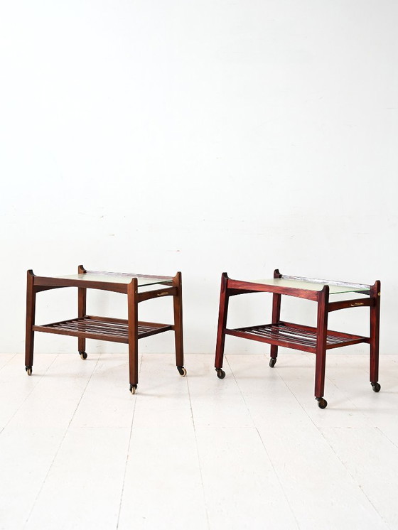 Image 1 of Pareja de mesas auxiliares escandinavas de caoba de los años 40