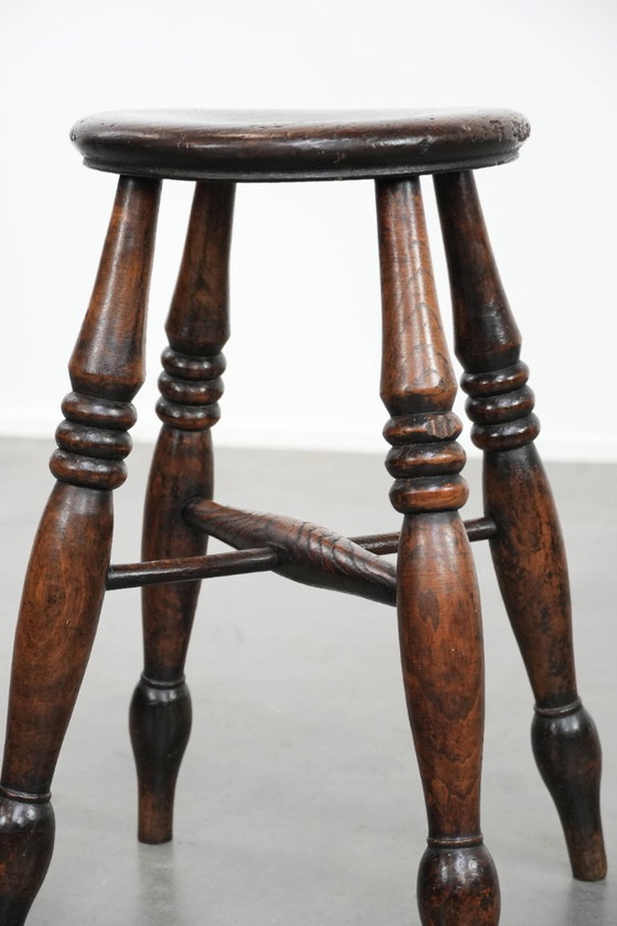 Image 1 of Antiek Engels Windsor krukje uit de 18e eeuw