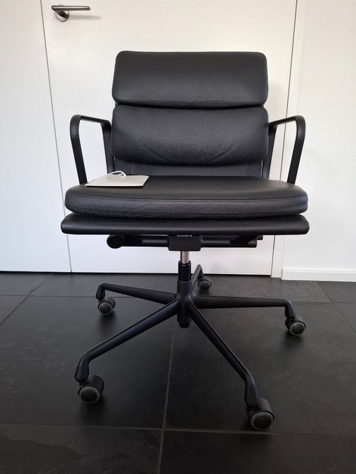 Vitra EA217 Soft PAD Bürostuhl