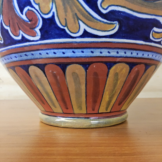 Image 1 of Vintage Majolica Italiaanse Vaas met leeuw-rampant (Hoogte 27cm) kleurrijke vaas (handgemaakt)