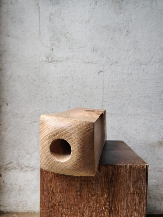 Vase / Skulptur aus geschnitzter Massivholz-Eiche – retroDom, Vasen (photo 8 of 9)