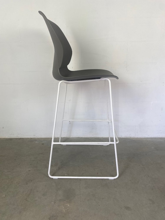 Maari Bar Stool for Haworth Design Patricia Urquiola – Barstools, Plastic (photo 3 of 7)