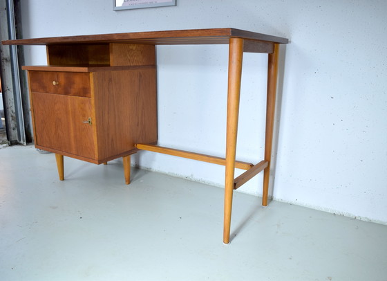 Image 1 of Bureau vintage des années 1960, style milieu du siècle