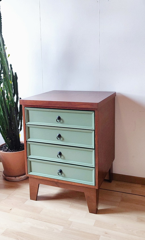 Cupboard with sliders