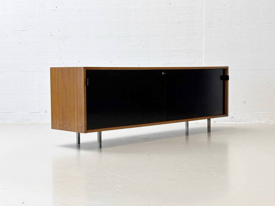 Image 1 of Sideboard aus Walnussholz von Knoll International, 1960er Jahre