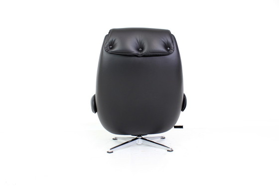 Image 1 of as new! Gustav Thams Vintage Egg Lounge Chair / Mid - Century Armchair with tilt function, Leather and polished Aluminum 1a rest
