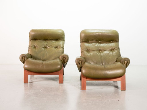 Supercomfy Mid-Century Design Set of 2 Rybo Rykken Capitonated Leather Ry-Wing Lounge Chairs by Elsa and Nordahl Solheim, 1960s.