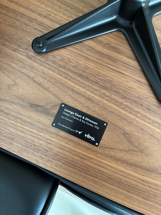 Image 1 of Vitra Eames Lounge Chair & Ottoman NIEUW