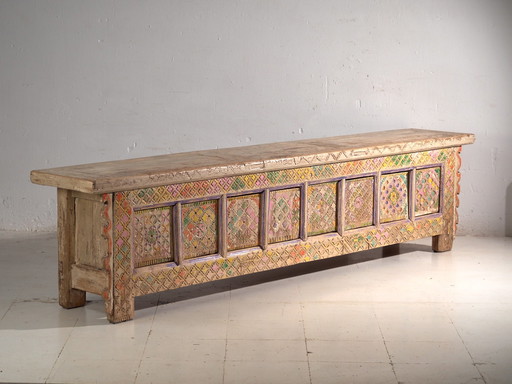 Antiker geschnitzter polychromer Unterschrank aus Kiefernholz – Xinjiang, circa 1900