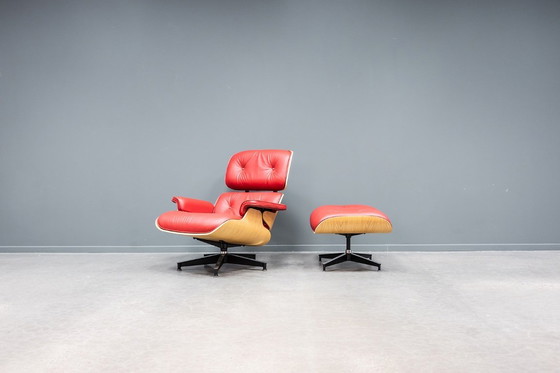 Image 1 of Sillón Eames + otomana