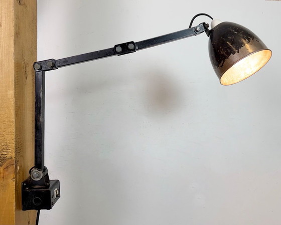Image 1 of Industriële, zwarte, verstelbare wandlamp van Memlite, jaren 60.