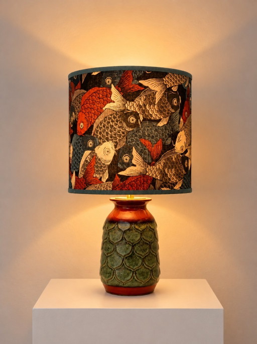 Lampada a sospensione Jasba degli anni '70 con decorazione a forma di ananas e paralume a forma di carpa koi.