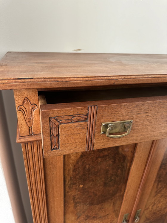 Image 1 of Armario de pared art déco antiguo / armario para niñas