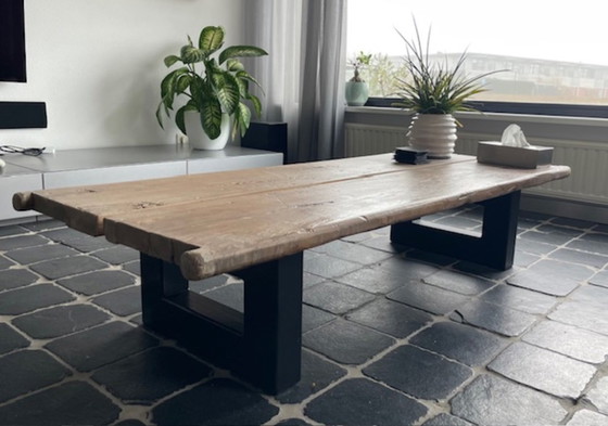 Image 1 of Table basse fabriquée à partir de volets de fenêtres chinois