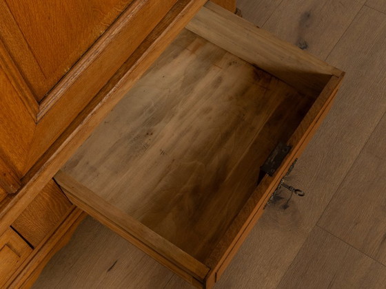 Biedermeier Eichenkleiderschrank, um 1840 – Kleiderschränke, Holz (photo 10 of 13)