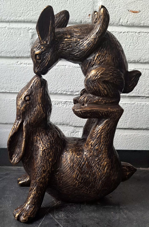 Lepri che si baciano in bronzo – beeldhouwkunst, Bronze