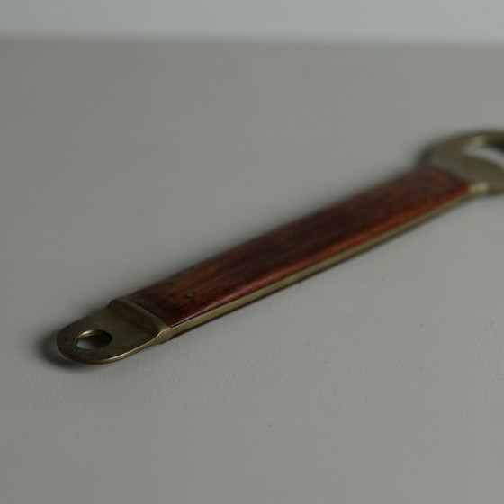 Grande apribottiglie Mid-Century in ottone e palissandro, Europa, anni '60 – Oggetti decorativi, Brass, Wood (photo 11 of 12)