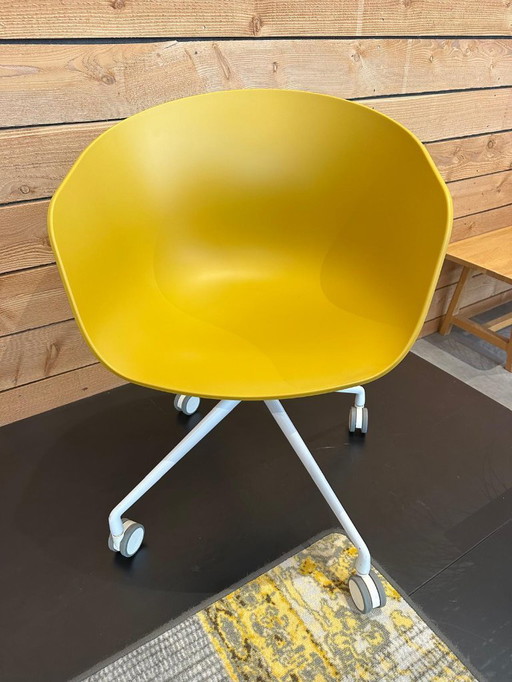 Sedia da ufficio HAY AAC24 - Giallo e bianco