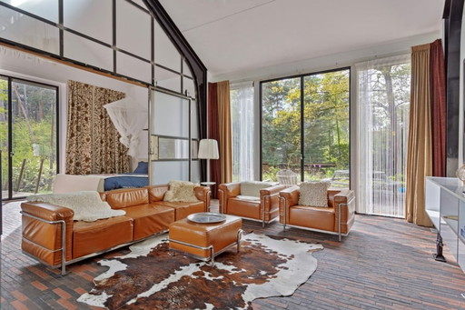 Dreisitzer-Ledersofa mit Botschafter