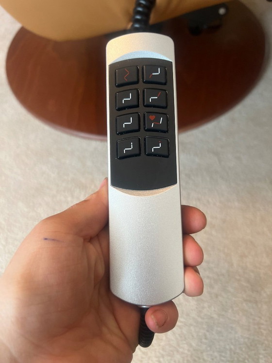 Image 1 of Orthopedische fauteuil, relaxfunctie, tillift, hartslagbalans, catalogusprijs €4799