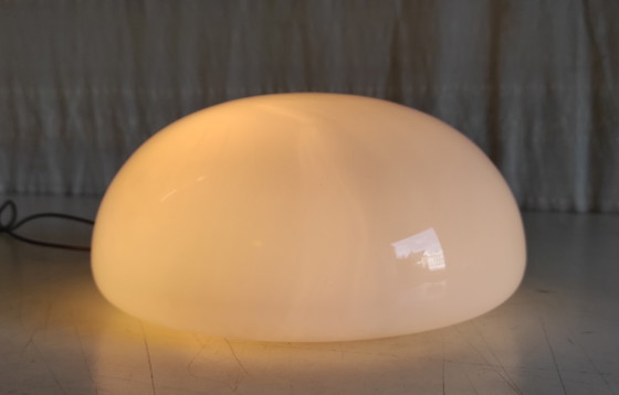 Image 1 of Opalglaskugel-Decken- oder Wandleuchte, 25 cm Durchmesser – Mitte des 20. Jahrhunderts