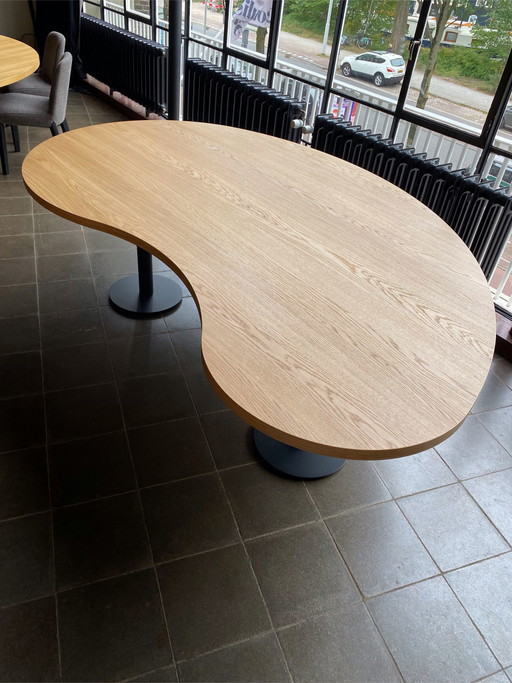 Te Linteloo vergader/eettafel