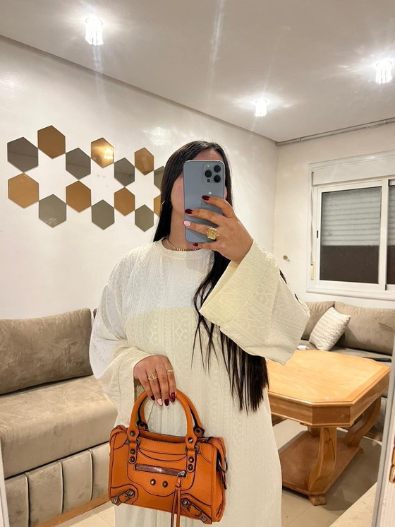 Image 1 of Robe Longue Artisanale en Maille Travaillée – Coupe Élégante & Confort