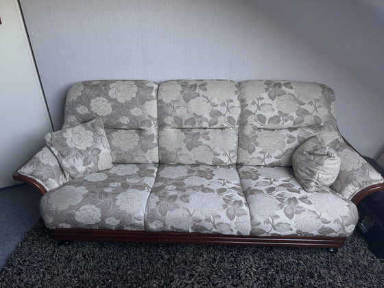 Image 1 of 3 zits bankstel totaal vernieuwd