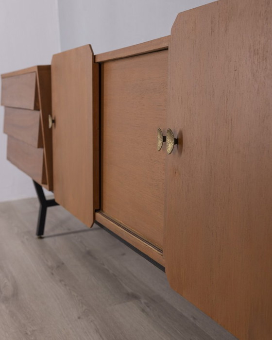 Image 1 of Grand buffet vintage des années 60 en teck et laiton, design italien