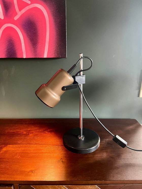 Image 1 of 70s vintage desk lamp. 1 spotlight in bronze in Space Age / Sputnik design.