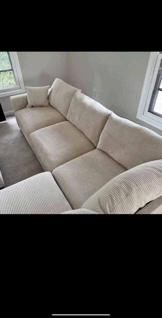 Image 1 of Divano elegante e confortevole: perfetto per il tuo soggiorno!