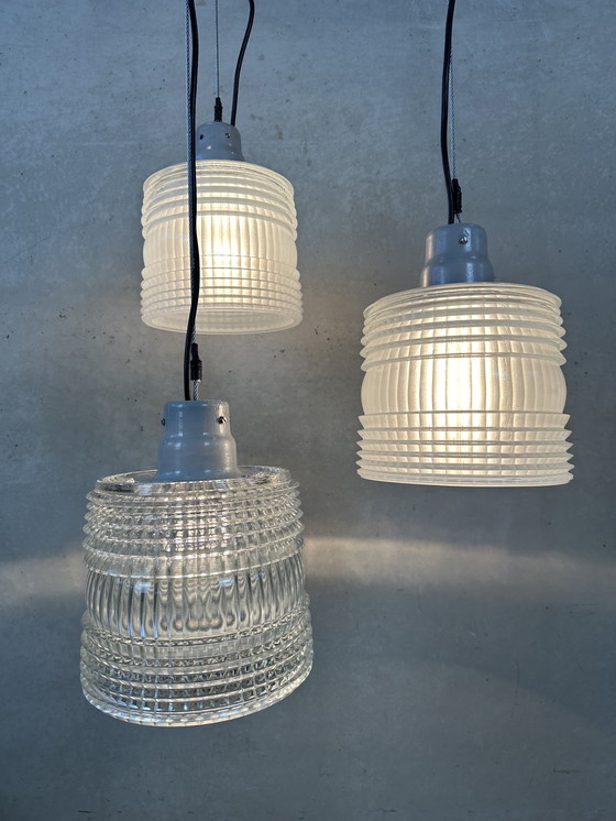 Image 1 of Lampe suspendue industrielle vintage - Europhane (verre dépoli)